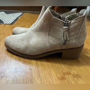 Reef Suede Tan Booties - Size 8